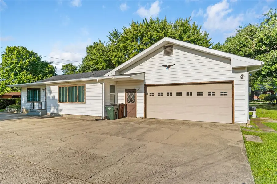 813 E Dorothy Lane, Kettering, OH 45419 - #2