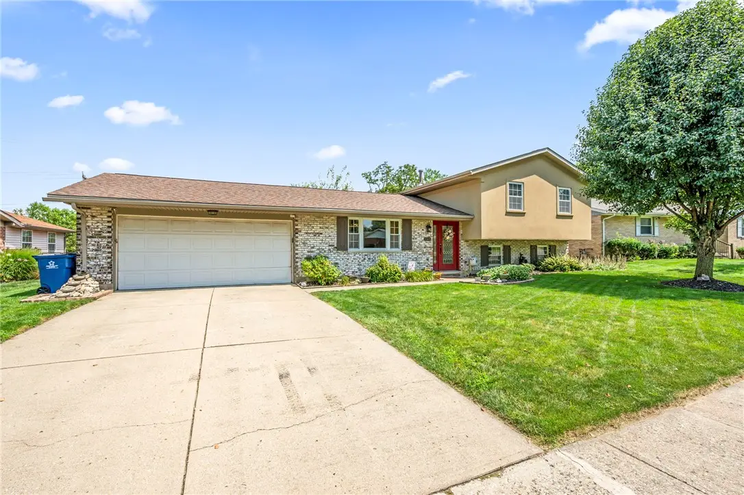 562 Hathaway Trail, Tipp City, OH 45371 - #1