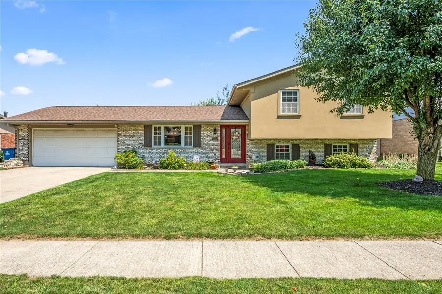 562 Hathaway Trail, Tipp City, OH 45371 - #3