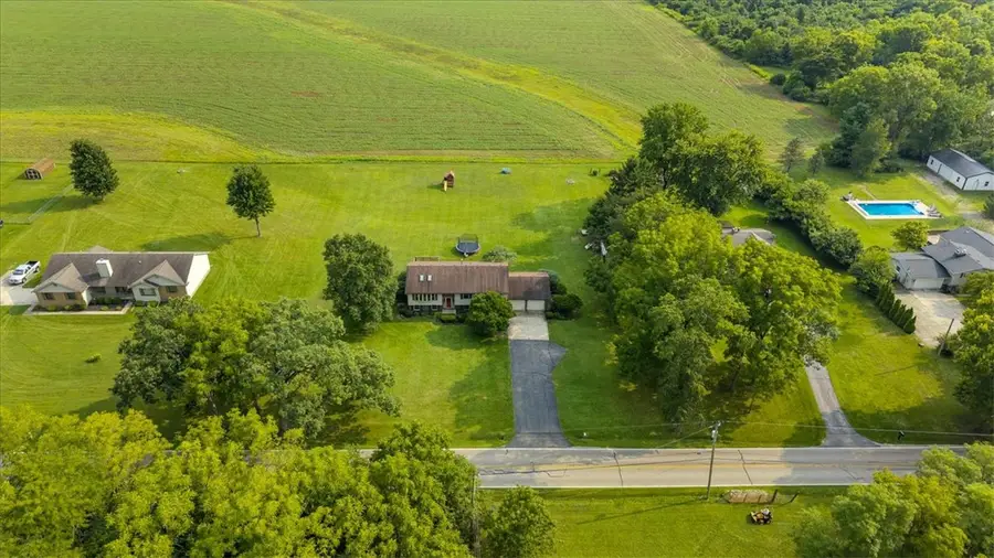 3333 Rocky Point Rd, Springfield, OH 45502 - #2