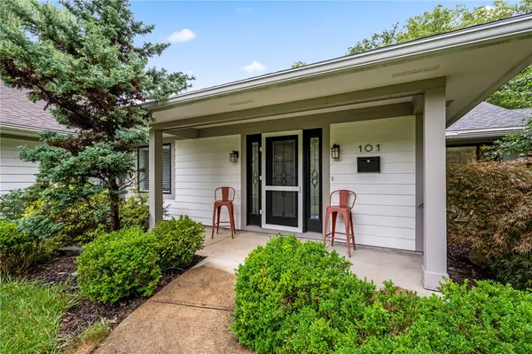 101 Thruston Boulevard, Oakwood, OH 45409