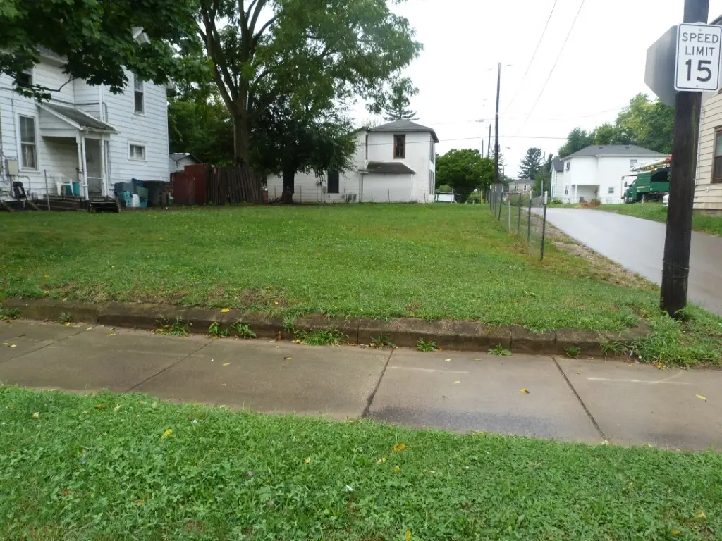 327 N Yellow Springs Street, Springfield, OH 45504 - #1