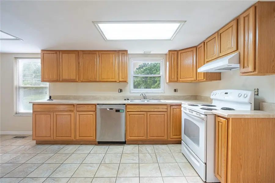 5404 Quisenberry Drive, Dayton, OH 45424 - #2