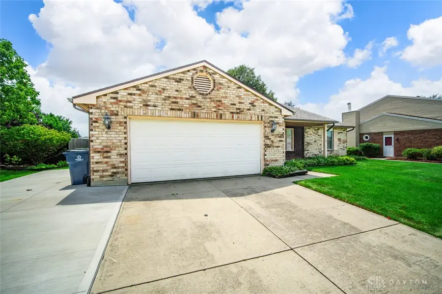 8621 Emeraldgate Drive, Huber Heights, OH 45424 - #3