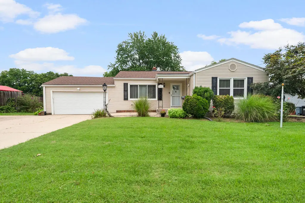 208 Brelsford Avenue, Trenton, OH 45067 - #1