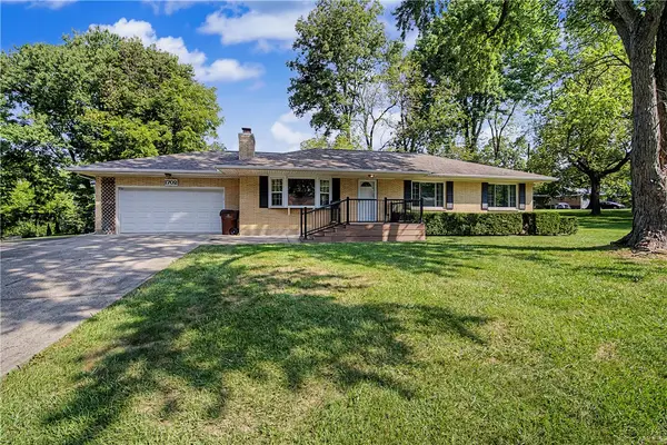 1702 Countryside Drive, Beavercreek, OH 45432
