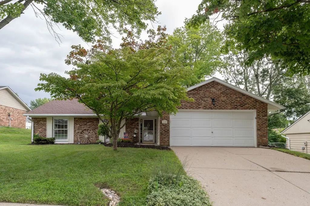 220 Evergreen Drive, Springboro, OH 45066 - #1