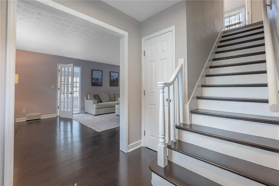 104 Acacia Drive, Oakwood, OH 45409 - #2