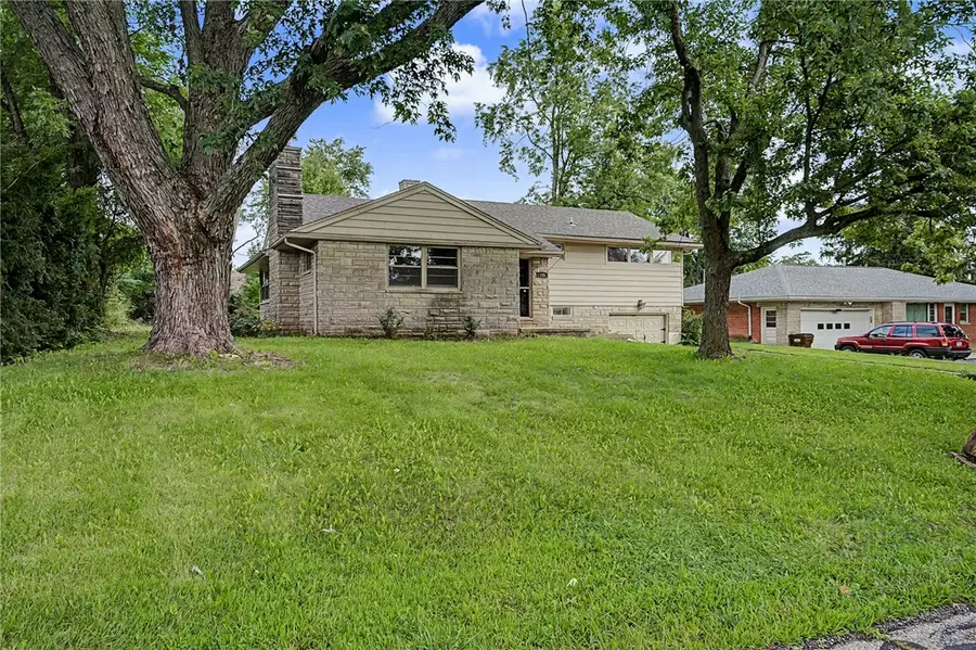 306 E Meeker Avenue, Greenville, OH 45331 - #2