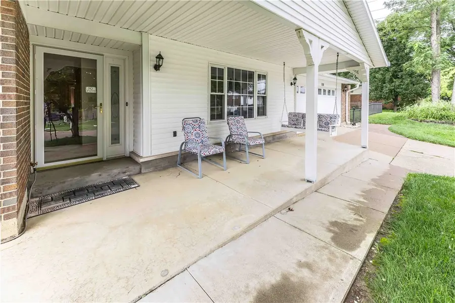 1105 Sherwood Forest Drive, West Carrollton, OH 45449 - #3