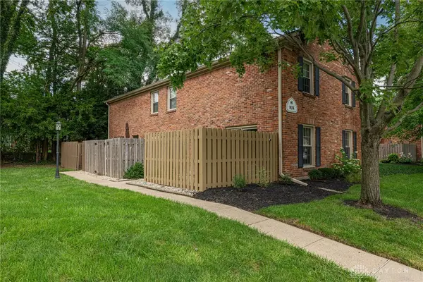 61 Winchester Place #H, Centerville, OH 45458