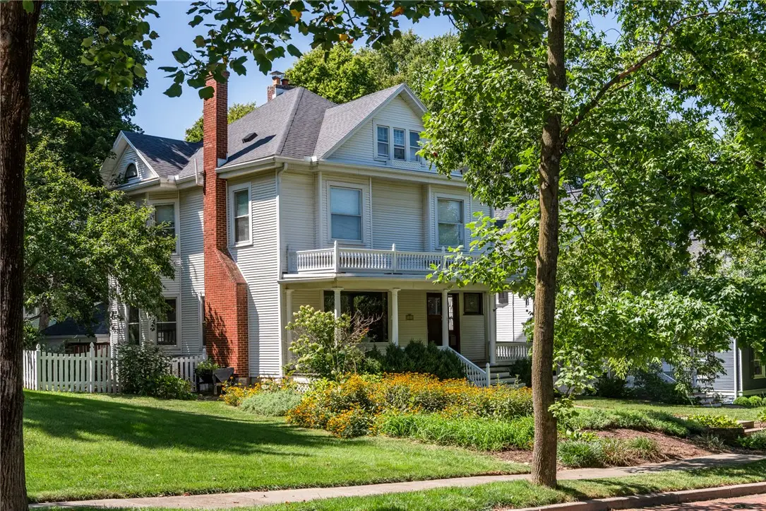 305 Oakwood Avenue, Oakwood, OH 45409 - #1