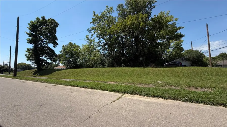 1103 W Riverview Avenue, Dayton, OH 45402 - #3