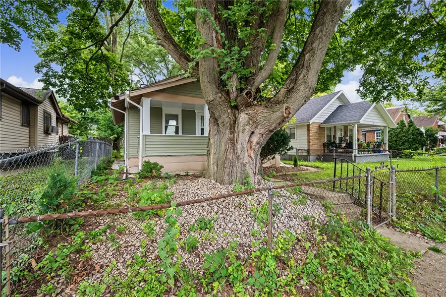 832 Clarkson Avenue, Dayton, OH 45402 - #3