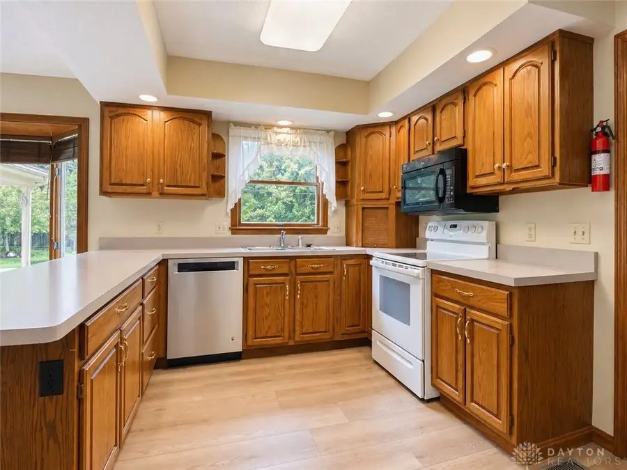 945 Stonehenge Drive, Tipp City, OH 45371 - #2