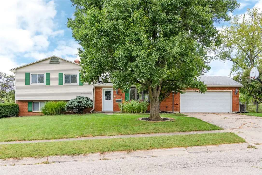 1701 E Lindsey Avenue, Miamisburg, OH 45342 - #1