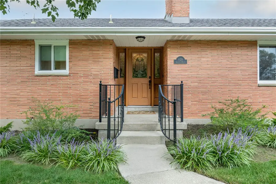 829 Lovetta Drive, Kettering, OH 45429 - #2