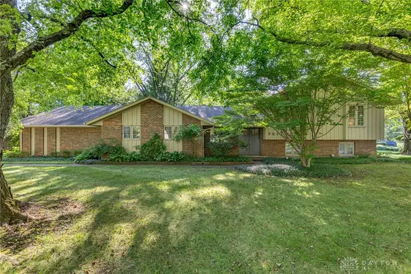 7511 Cloverbrook Park Drive, Centerville, OH 45459