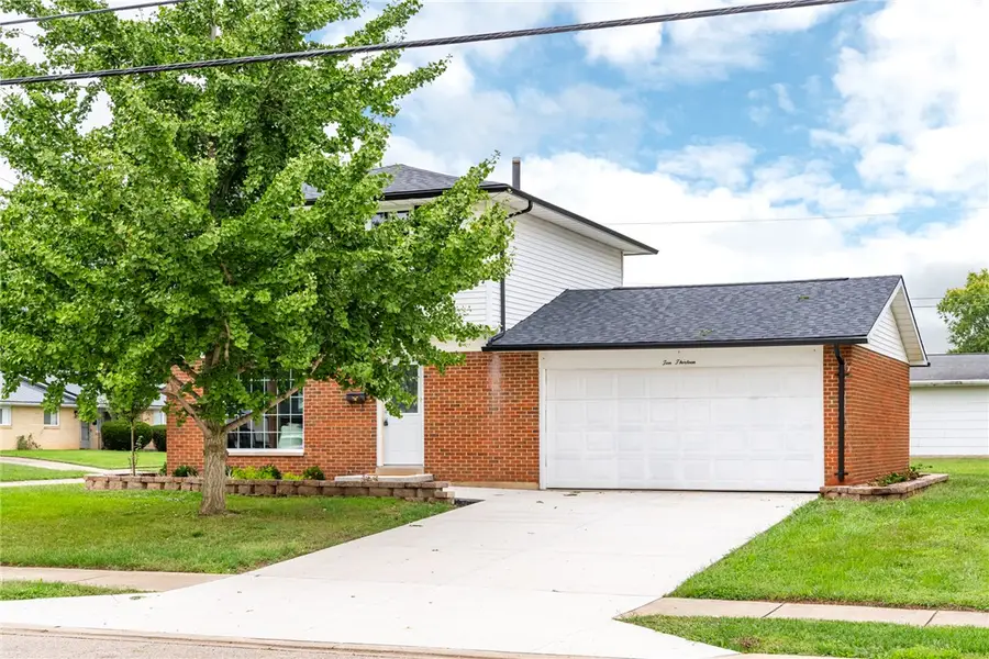 1013 W Lake Avenue, New Carlisle, OH 45344 - #2