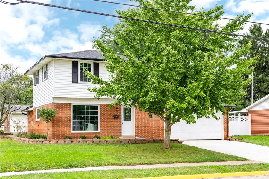 1013 W Lake Avenue, New Carlisle, OH 45344 - #3