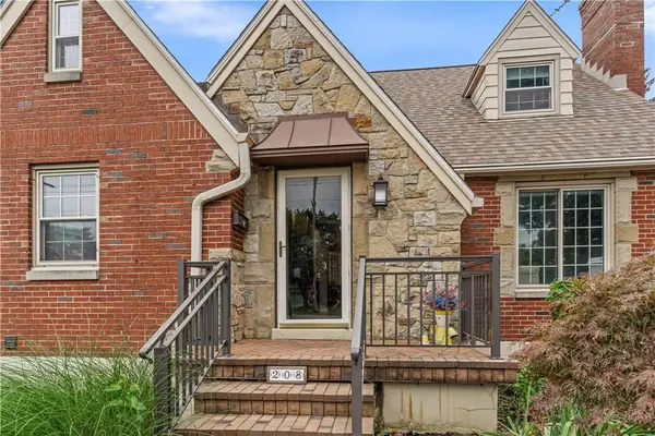 208 E Dorothy Lane, Kettering, OH 45419