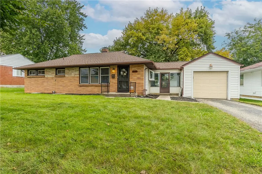 113 N Tippecanoe Drive, Tipp City, OH 45371 - #2
