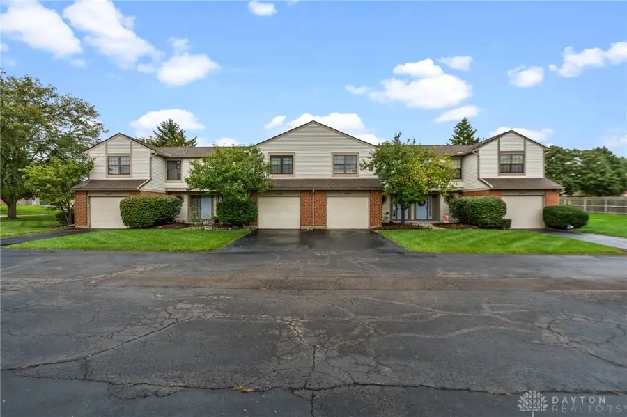 8475 Woodgrove Drive, Washington, OH 45458 - #2