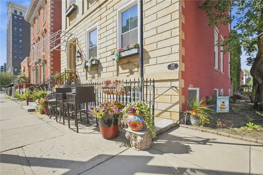39 E 1st Street, Dayton, OH 45402 - #2