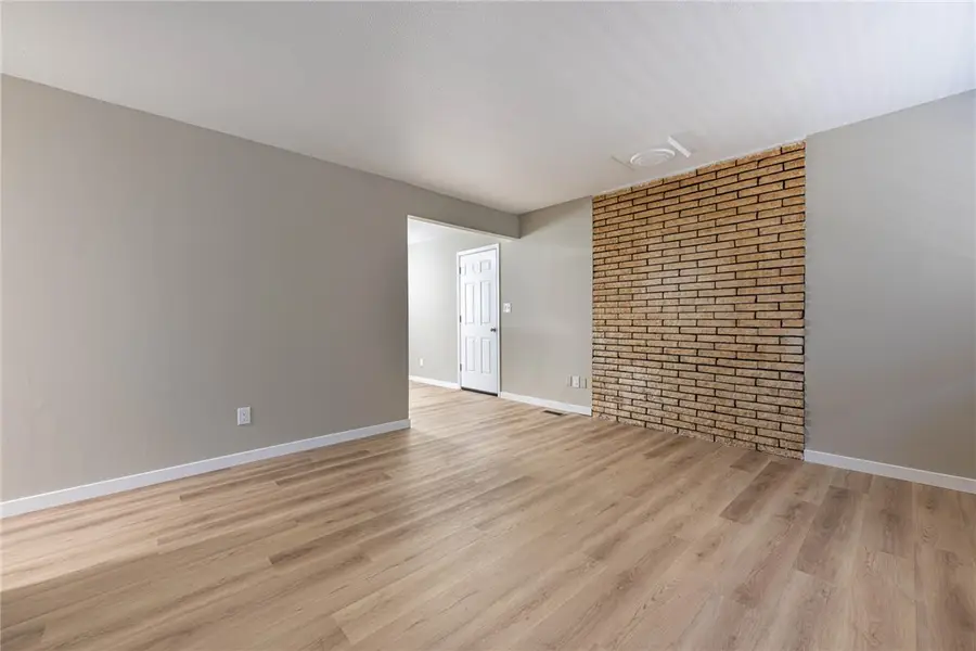 1530 S Alex Road, West Carrollton, OH 45449 - #2
