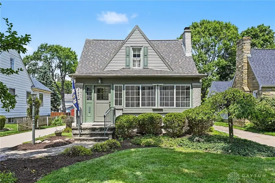 327 East Drive, Oakwood, OH 45419 - #2