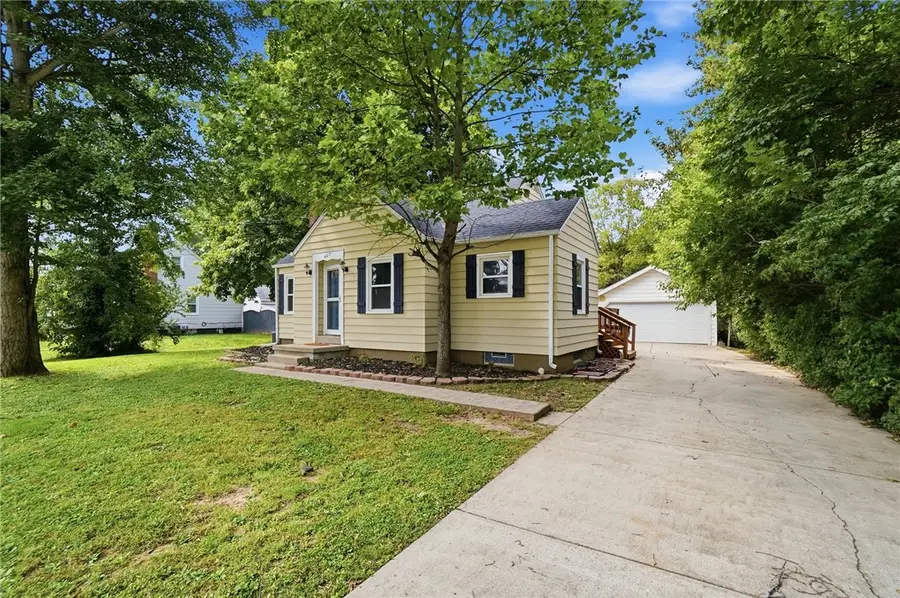 407 W Lomar Avenue, Carlisle, OH 45005 - #3