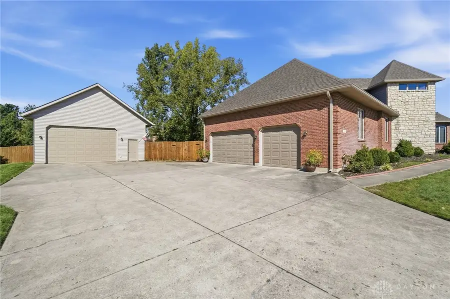1576 Meadowlands Drive, Fairborn, OH 45324 - #3