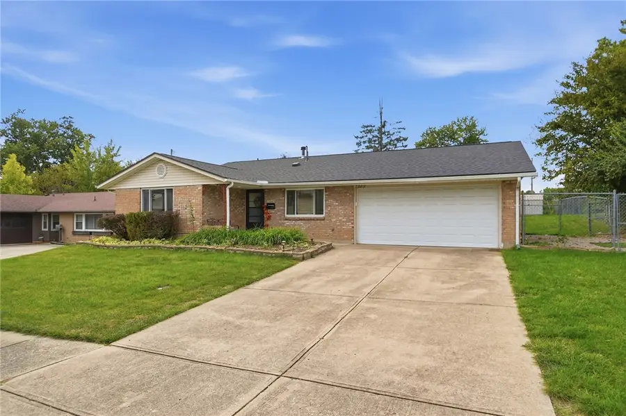 7389 Colegrove Drive, Huber Heights, OH 45424 - #2