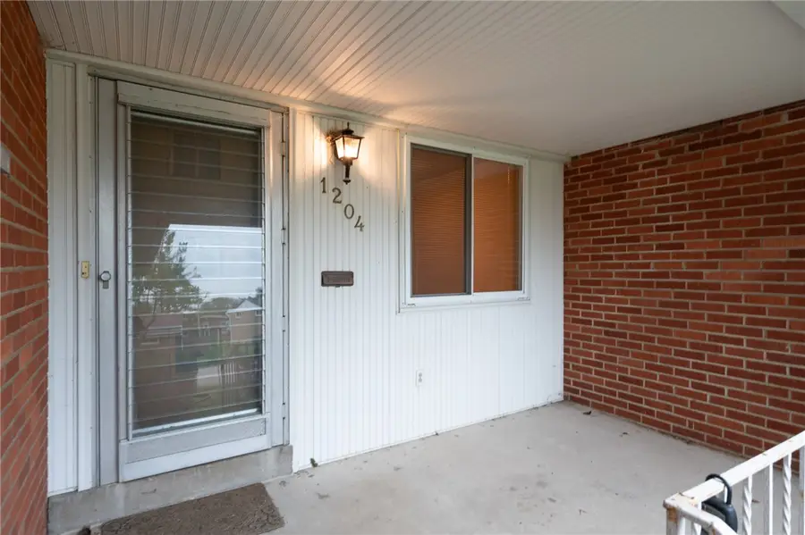 1204 Chateau Drive, Kettering, OH 45429 - #3