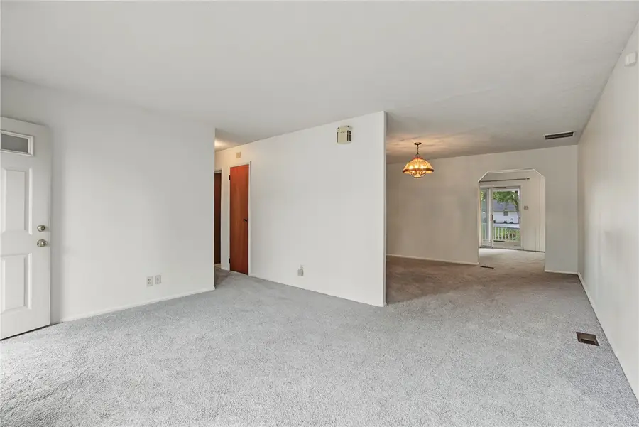 109 Delcourt Drive, Springfield, OH 45506 - #3