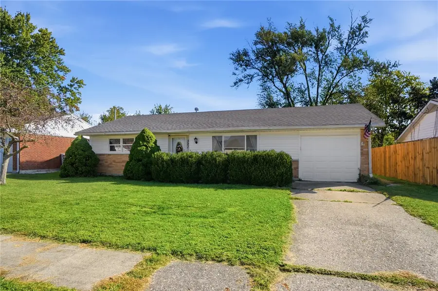 321 Mumford Drive, Troy, OH 45373 - #3