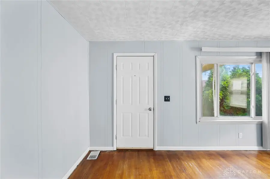 865 Clarkson Avenue, Dayton, OH 45402 - #3