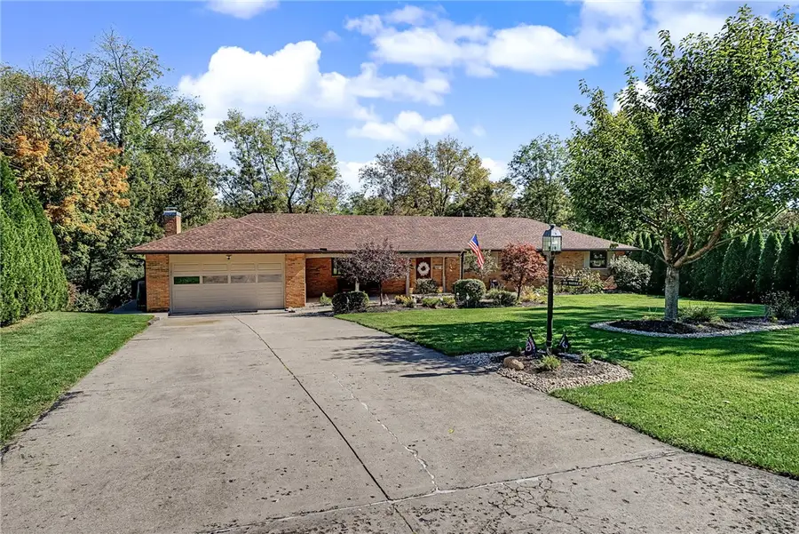 4070 Woodedge Drive, Bellbrook, OH 45305 - #2