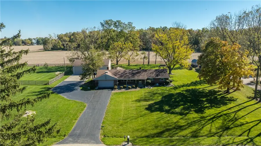 6315 Country Estates Drive, Tipp City, OH 45371 - #3