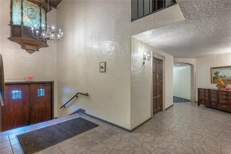 1211 Far Hills Avenue #101, Oakwood, OH 45419 - #2