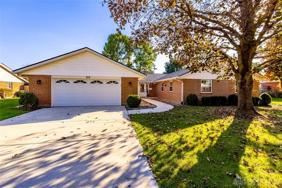 319 Beechgrove Drive, Englewood, OH 45322 - #2