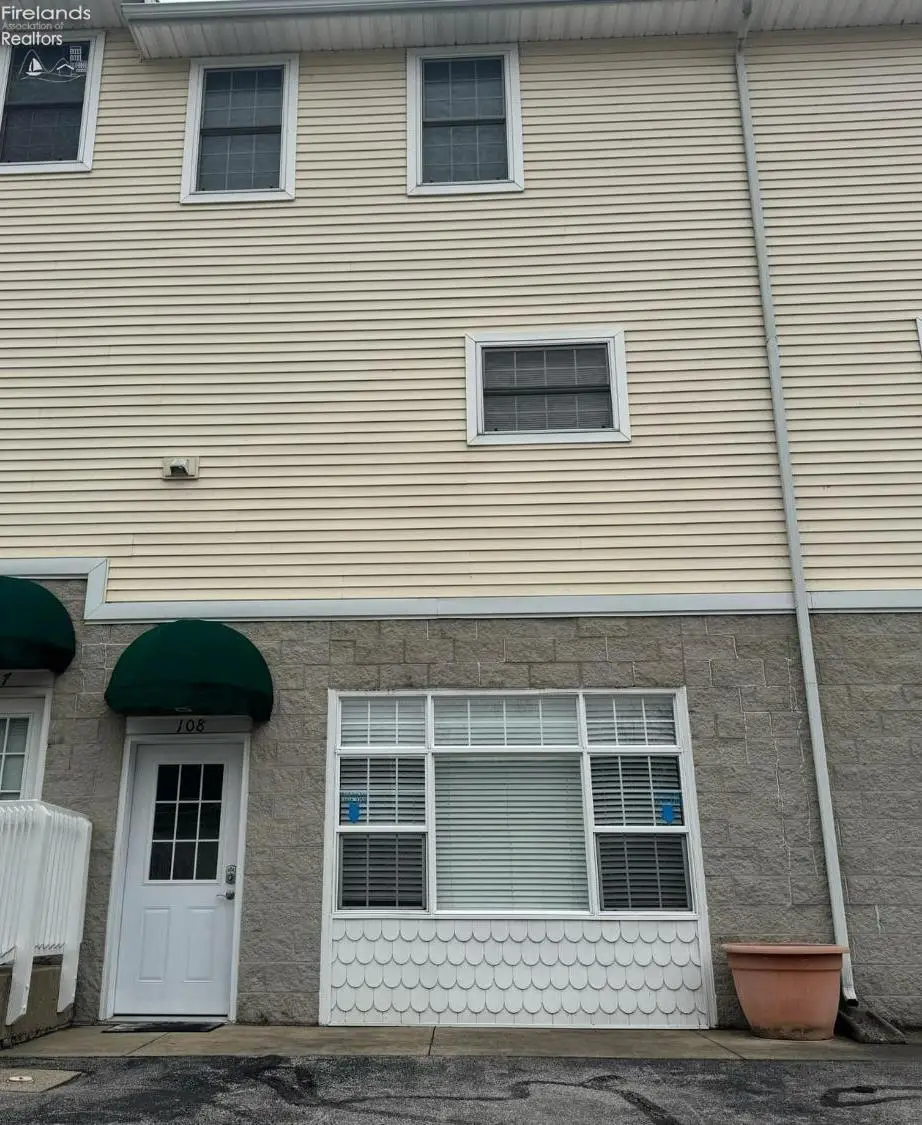 108 Legends Lane, Marblehead, OH 43440 - Image #1