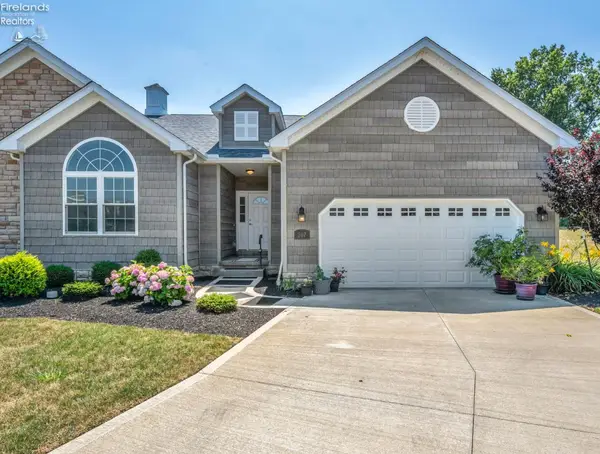 207 Schooner Court, Vermilion, OH 44089