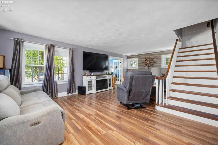 858 Allison Ave, Lorain, OH 44052 - Image #3