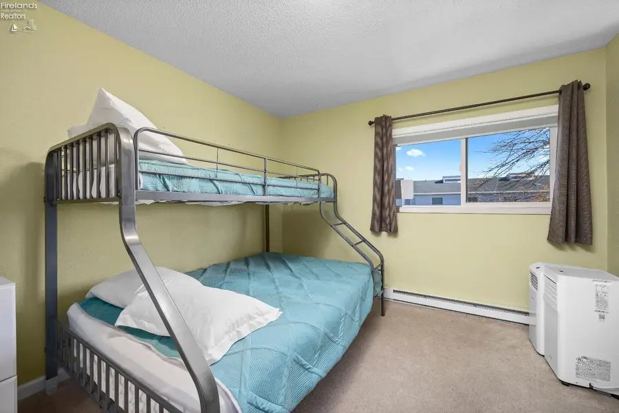 6504 N Harris Harbor Drive, Oak Harbor, OH 43449 - Image #3