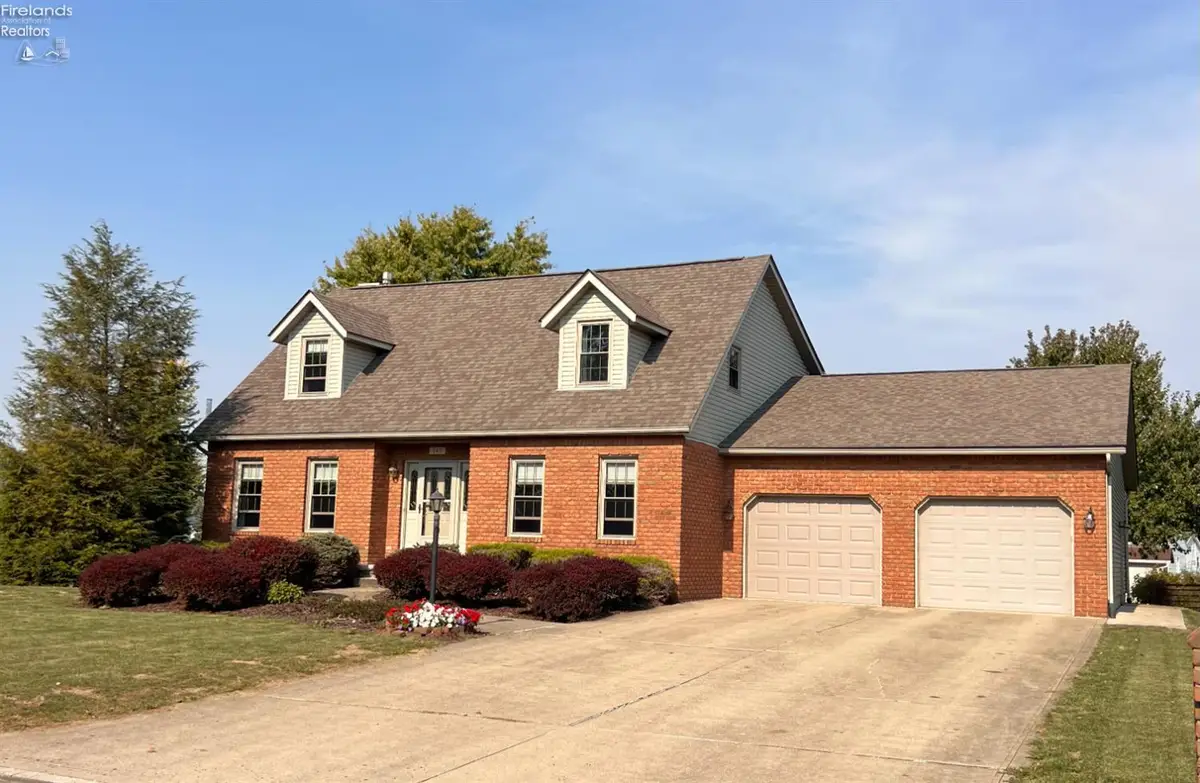 102 Mckinley Pl, Shelby, OH 44875 - Image #1