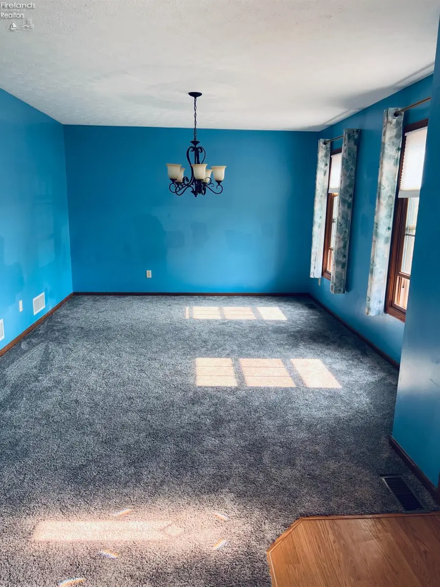 102 Mckinley Pl, Shelby, OH 44875 - Image #2