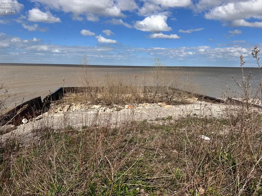 7911 W Sand Beach Road, Oak Harbor, OH 43449 - #3