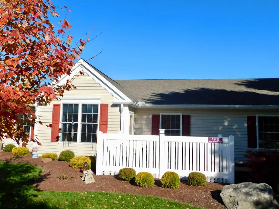 19 E Deer Track Trail, Norwalk, OH 44857 - Image #3