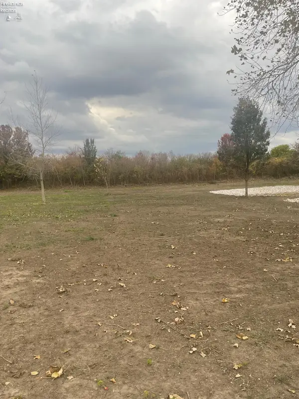 676 Salem Drive, Huron, OH 44839